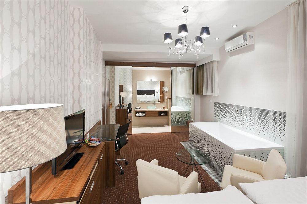 Pytloun City Boutique Self Check-In Hotel Liberec Exterior photo